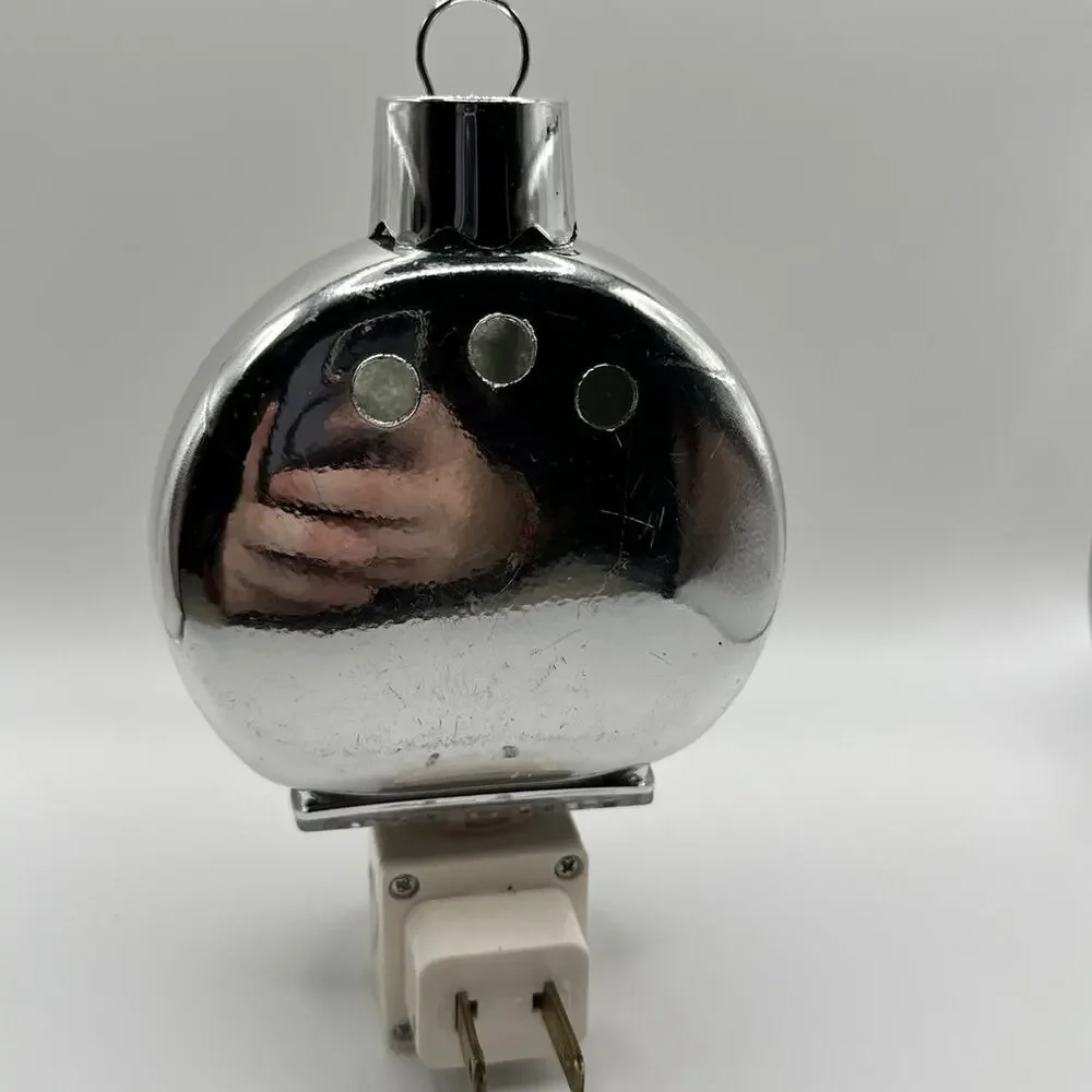 Vintage Silver Snowflake Ornament Plug-In Night Light, Indoor Switch, 1 Light